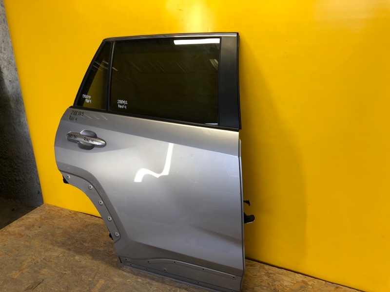 Дверь задняя правая RAV4 18- Дверь задняя правая RAV4 18-