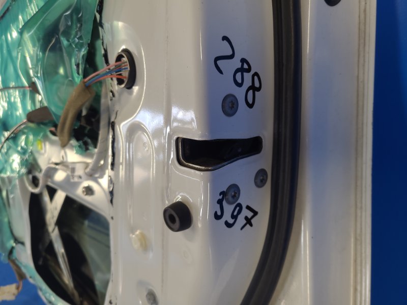 Замок двери передний правый TOYOTA YARIS 05–11 Б/У