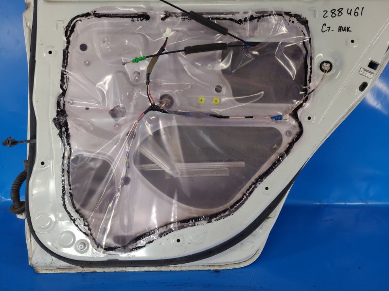 Дверь задняя правая YARIS 05–11