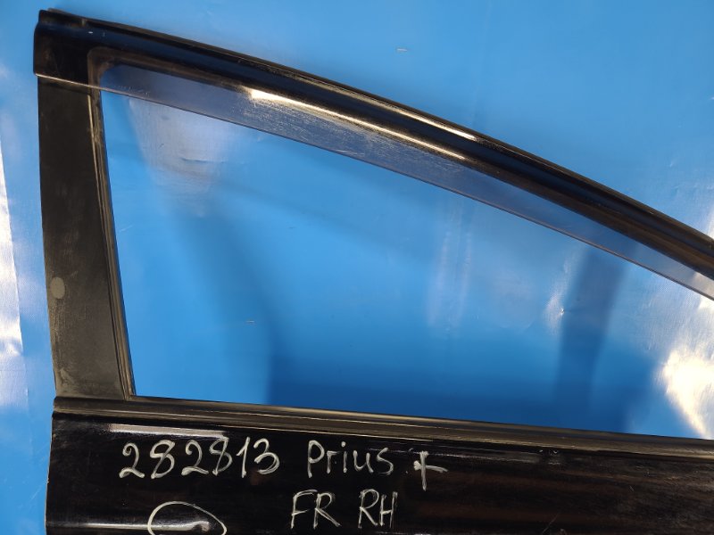 Дверь передняя правая PRIUS PLUS 11-14