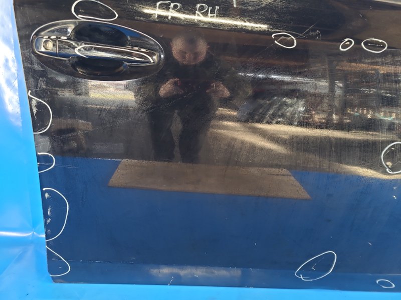 Дверь передняя правая TOYOTA PRIUS PLUS 11-14