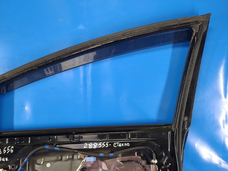 Дверь передняя правая PRIUS PLUS 11-14