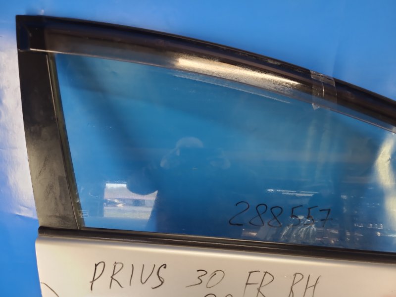 Дверь передняя правая PRIUS - 30 09-17 Дверь передняя правая PRIUS - 30 09-17