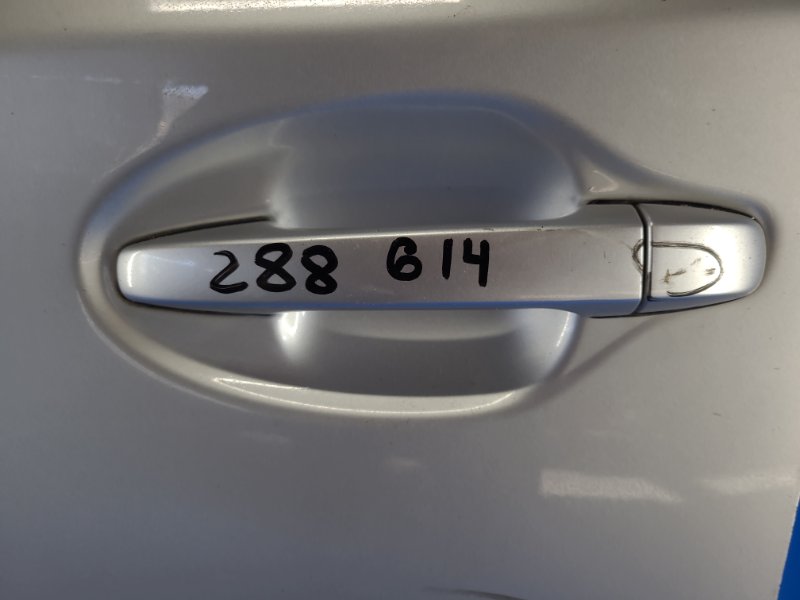 Запчасть ручка двери наружная передняя левая TOYOTA PRIUS - 30 09-17 69210-74030-A0 Б/У Ручка двери наружная передняя левая TOYOTA PRIUS - 30 09-17 69210-74030-A0 Б/У