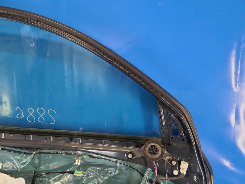 Дверь передняя левая RAV4 05-12 Дверь передняя левая RAV4 05-12