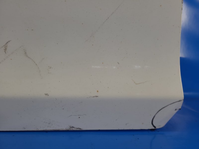 Дверь передняя левая YARIS 05–11