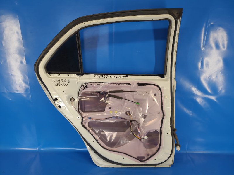 Дверь задняя левая YARIS 05–11