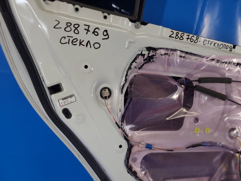 Дверь задняя левая YARIS 05–11