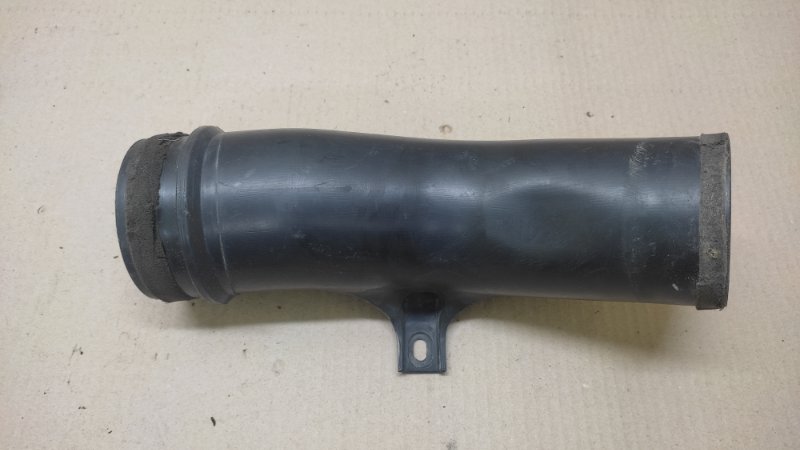 Патрубок воздушного фильтра TOYOTA RAV4 05-12