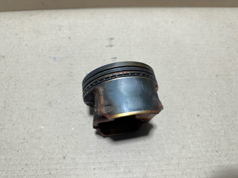 Поршень правый AVALON 99-05 2000 3.0 1MZFE