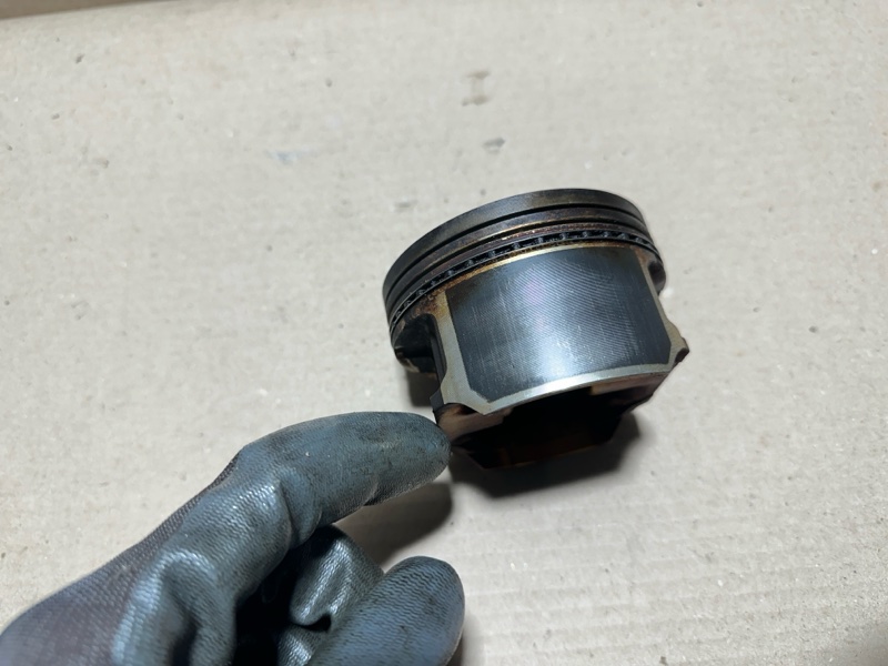 Поршень правый TOYOTA AVALON 99-05 3.0 1MZFE