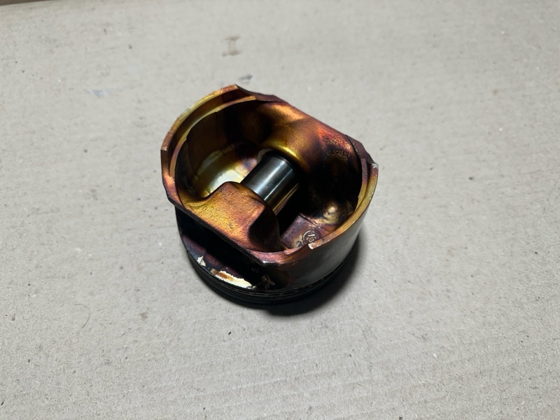 Поршень правый AVALON 99-05 2000 3.0 1MZFE