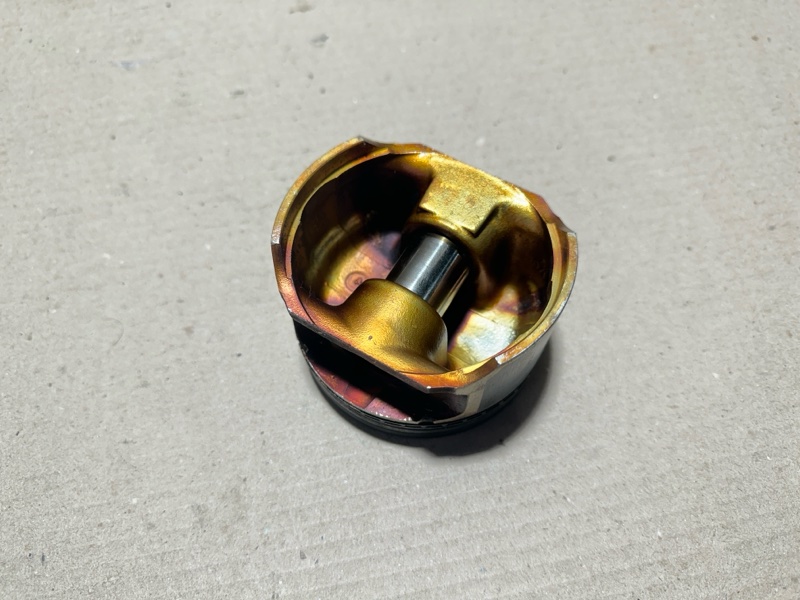 Поршень правый AVALON 99-05 2000 3.0 1MZFE