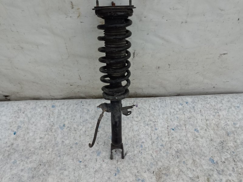 Амортизатор передний левый INFINITI M35/M45 04-10