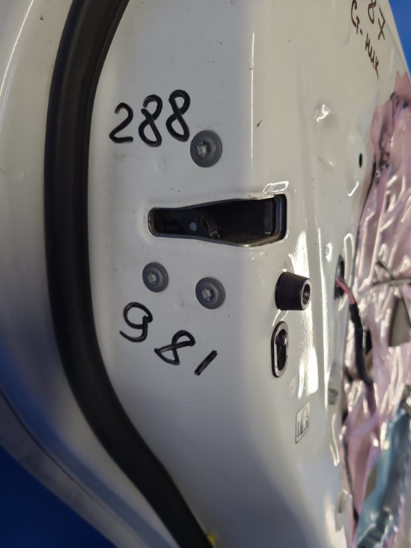 Запчасть замок двери задний левый TOYOTA PRIUS PLUS 11-14 6906033120 Б/У Замок двери задний левый TOYOTA PRIUS PLUS 11-14 6906033120 Б/У