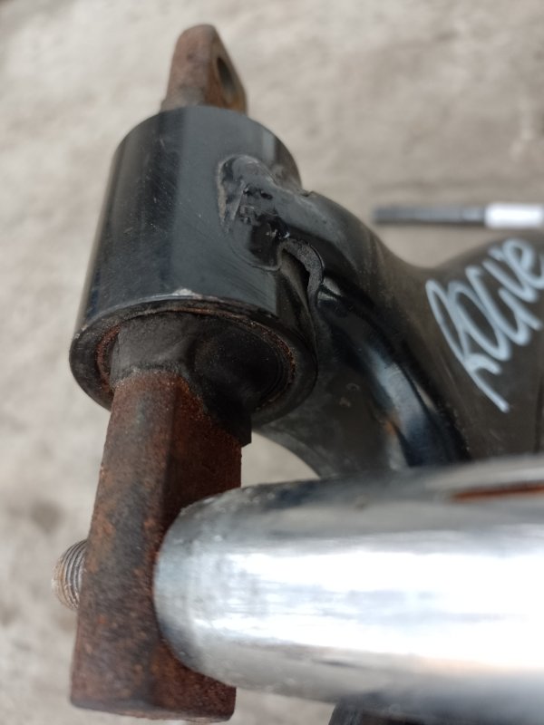 Рычаг передней подвески нижний правый ROGUE 08-15