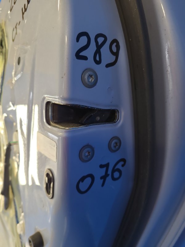 Запчасть замок двери задний правый TOYOTA PRIUS - 30 09-17 69050-47070 Б/У Замок двери задний правый TOYOTA PRIUS - 30 09-17 69050-47070 Б/У