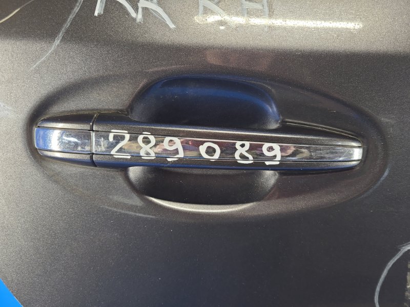 Ручка двери наружная задняя правая TOYOTA PRIUS PLUS 11-14 69211-74020-A0 Б/У