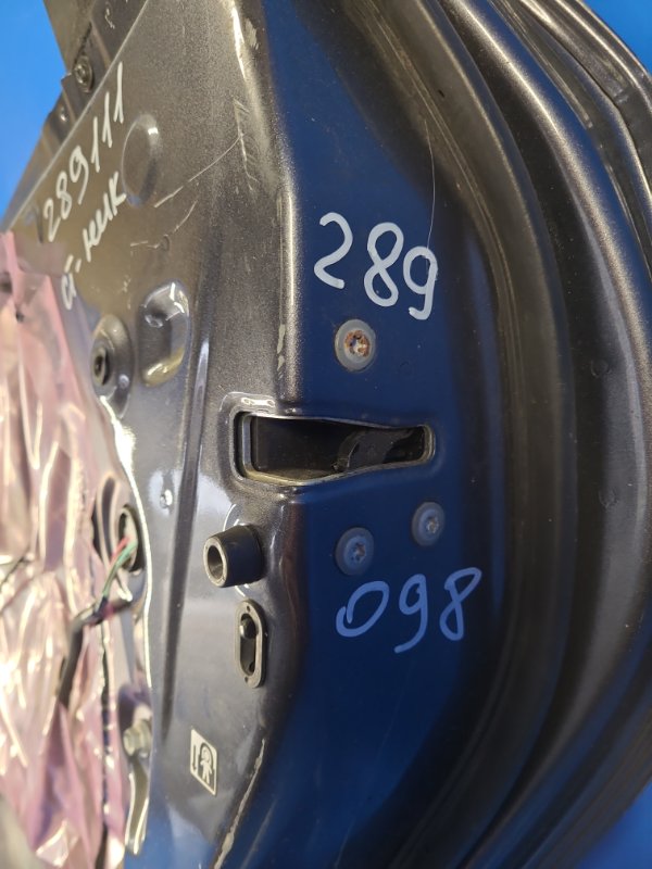 Запчасть замок двери задний правый TOYOTA PRIUS PLUS 11-14 6905033120 Б/У Замок двери задний правый TOYOTA PRIUS PLUS 11-14 6905033120 Б/У