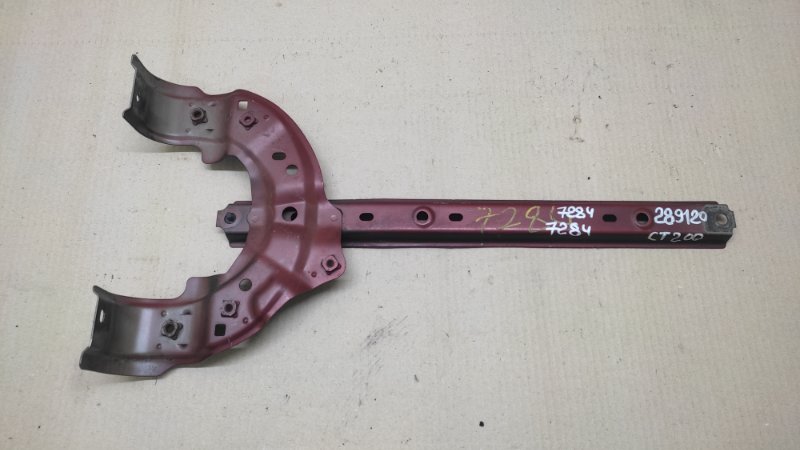 Кронштейн замка капота LEXUS CT200 11-17 2013 1.8 2ZRFXE 53207-76010 Б/У