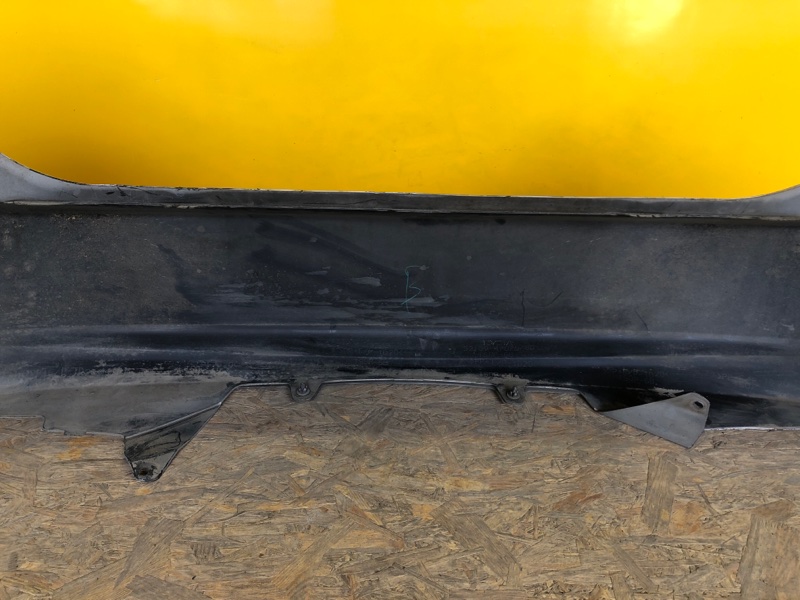 Бампер задний задний PRIUS PLUS 11-14