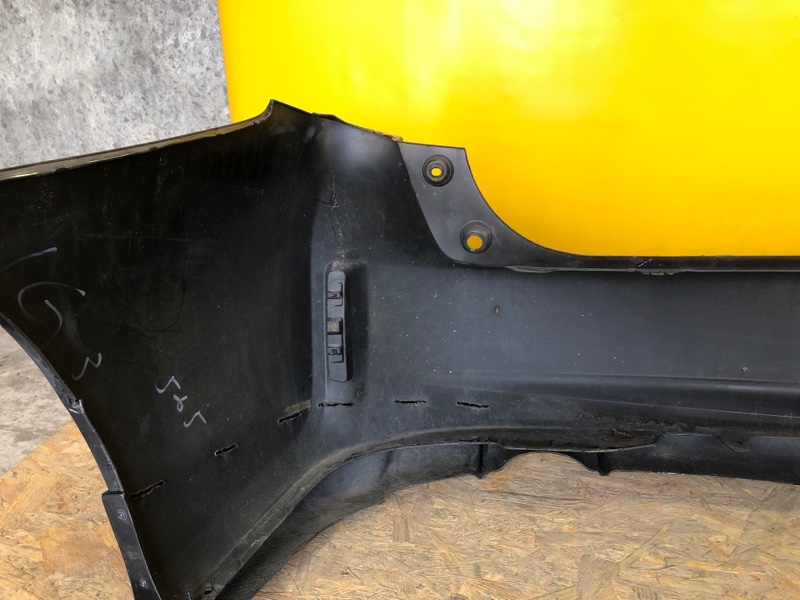 Бампер задний задний PRIUS PLUS 11-14