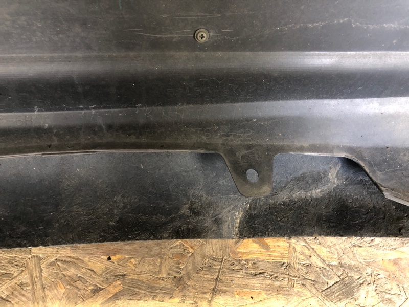 Бампер задний задний PRIUS PLUS 11-14