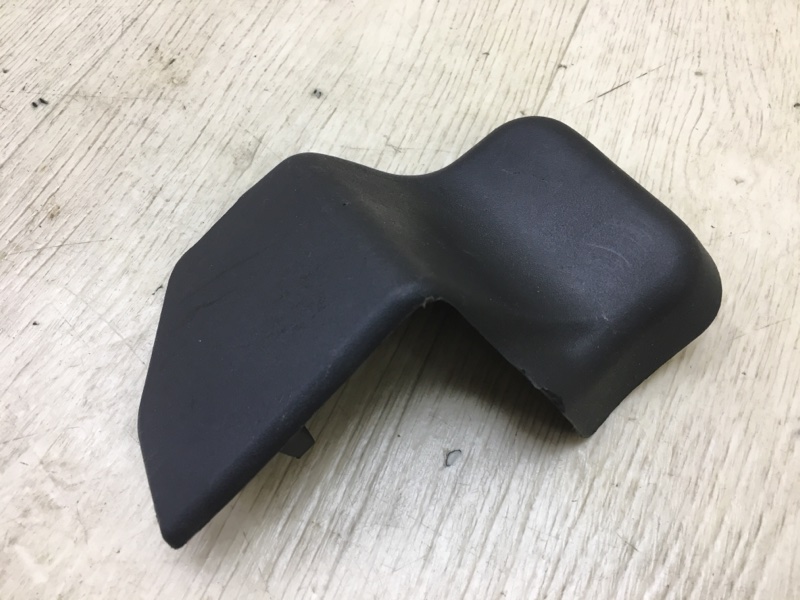 Заглушка крепления сиденья правая FORESTER SG 02-07 SG