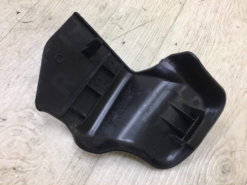 Заглушка крепления сиденья правая SUBARU FORESTER SG 02-07 SG