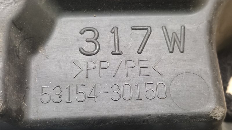 Дефлектор радиатора левый GS350 GS300 05-11