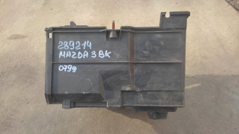 Короб аккумулятора 3 BK 03-08 2008 Хэтчбек 2.3 L3