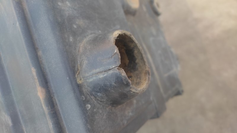 Короб аккумулятора 3 BK 03-08 2008 Хэтчбек 2.3 L3