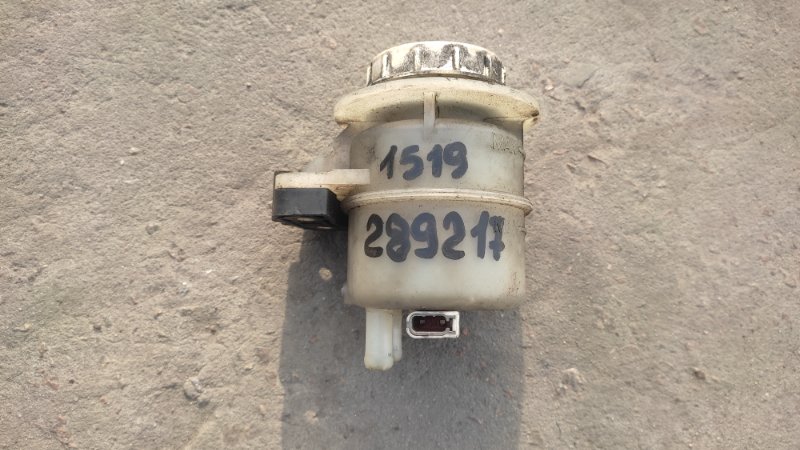 Бачок главного тормозного цилиндра OUTLANDER 03-07 2004 Внедорожник 2.4 4G69