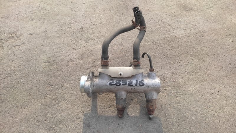 Главный тормозной цилиндр MITSUBISHI OUTLANDER 03-07 2004 Внедорожник 2.4 4G69 MR334592 Б/У