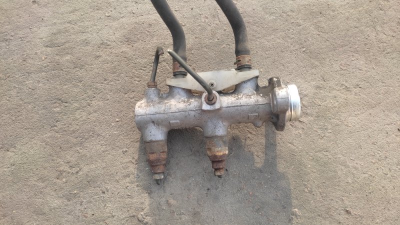 Главный тормозной цилиндр MITSUBISHI OUTLANDER 03-07 Внедорожник 2.4 4G69