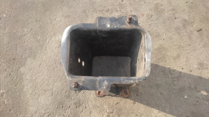 Кронштейн усилителя заднего бампера левый NISSAN VERSA B17 11-19 SEDAN 1.6 HR16DE