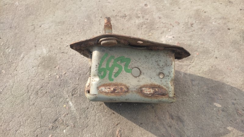 Кронштейн усилителя переднего бампера левый VERSA B17 11-19 2013 SEDAN 1.6 HR16DE