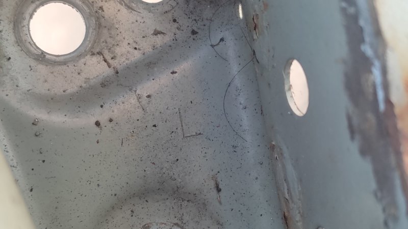 Кронштейн усилителя переднего бампера левый VERSA B17 11-19 2013 SEDAN 1.6 HR16DE