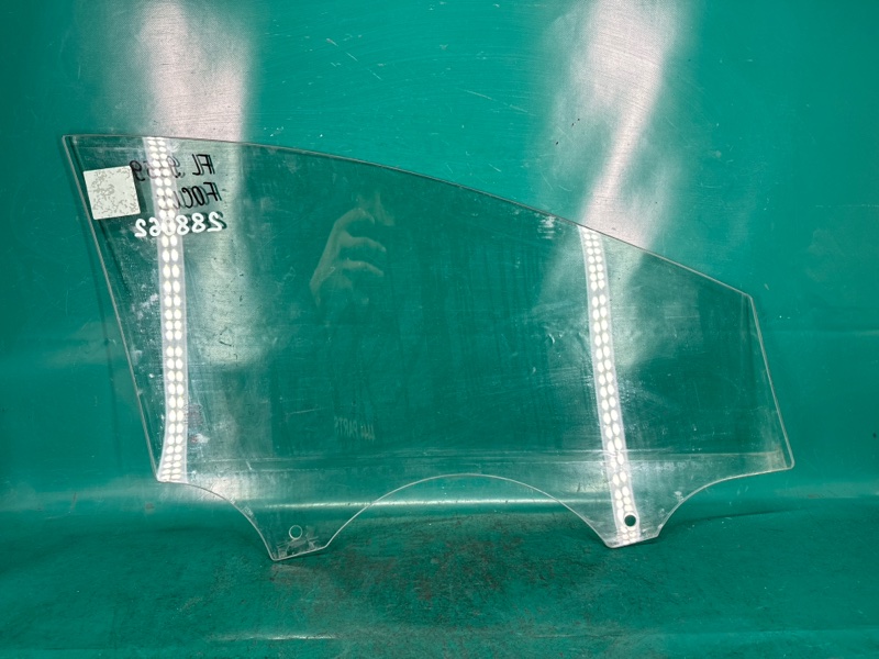 Стекло двери переднее левое FOCUS 10-18 2016 2.0