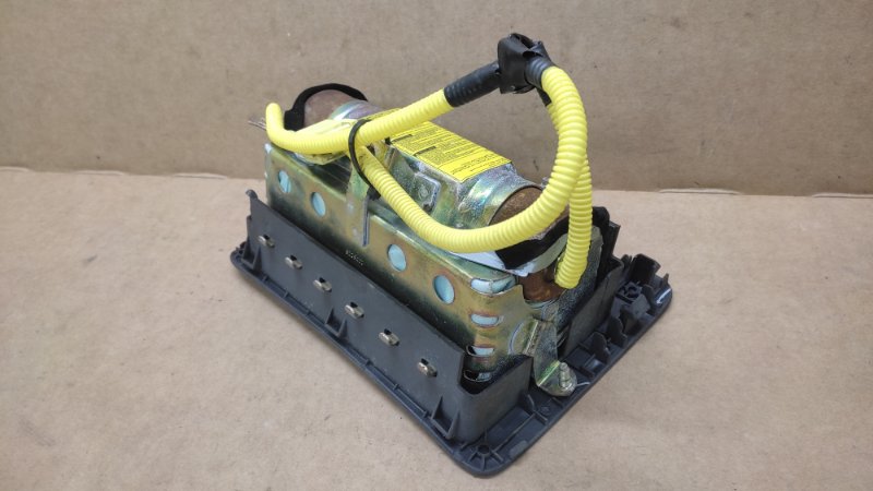 Подушка безопасности пассажира COROLLA 120 00-07 2004 ZZE130L 1.8L 1ZZ-FE