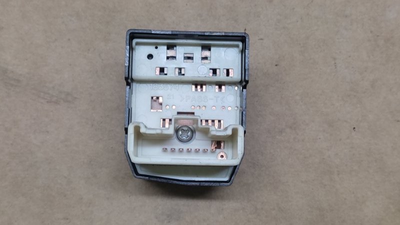 Блок управления зеркалами TOYOTA COROLLA 120 00-07 ZZE130L 1.8L 1ZZ-FE