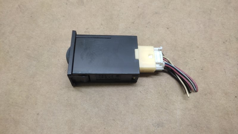 Блок управления освещением TOYOTA COROLLA 120 00-07 ZZE130L 1.8L 1ZZ-FE