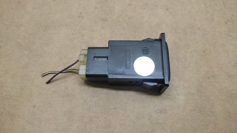 Кнопка TOYOTA COROLLA 120 00-07 ZZE130L 1.8L 1ZZ-FE