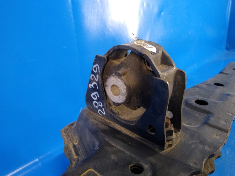 Подушка АКПП TOYOTA COROLLA E16 13- 12361-0T170 Б/У