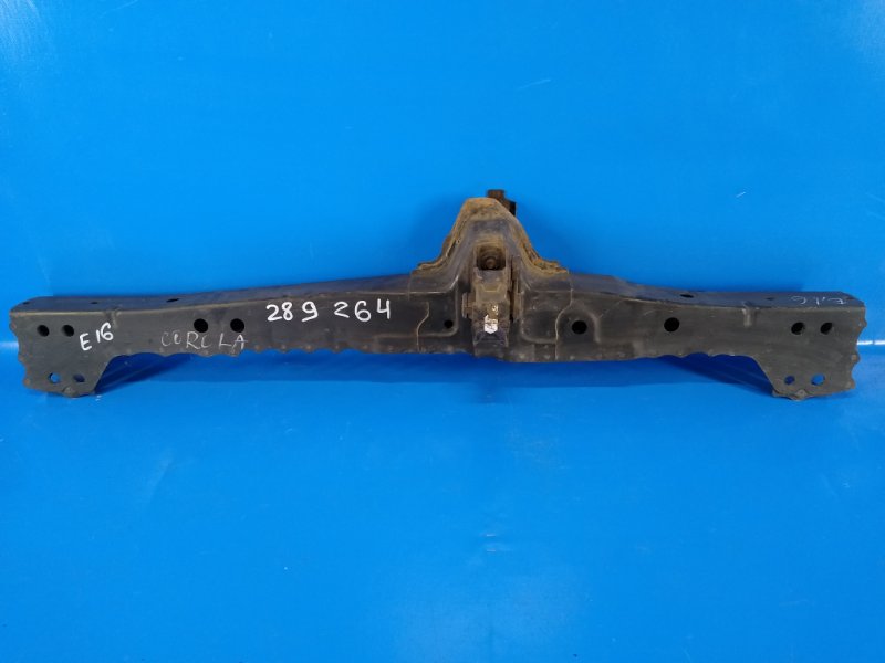 Балка под радиатор TOYOTA COROLLA E16 13- 5710402230 Б/У