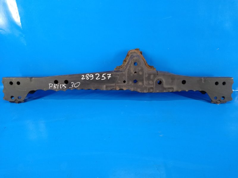 Запчасть балка под радиатор TOYOTA PRIUS - 30 09-17 57104-47020 Б/У Балка под радиатор TOYOTA PRIUS - 30 09-17 57104-47020 Б/У
