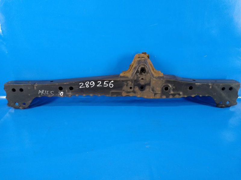 Запчасть балка под радиатор TOYOTA PRIUS - 30 09-17 57104-47020 Б/У Балка под радиатор TOYOTA PRIUS - 30 09-17 57104-47020 Б/У