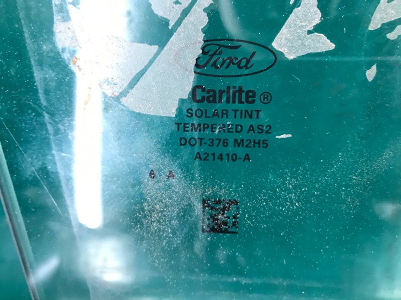 Стекло двери переднее правое FORD FOCUS 10-18 2.0