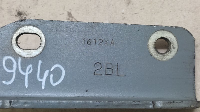 Петля капота левая NISSAN VERSA B17 11-19 SEDAN 1.6 HR16DE