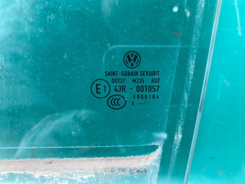 Стекло двери заднее левое TIGUAN 08-17 2016 2.0 CCTA